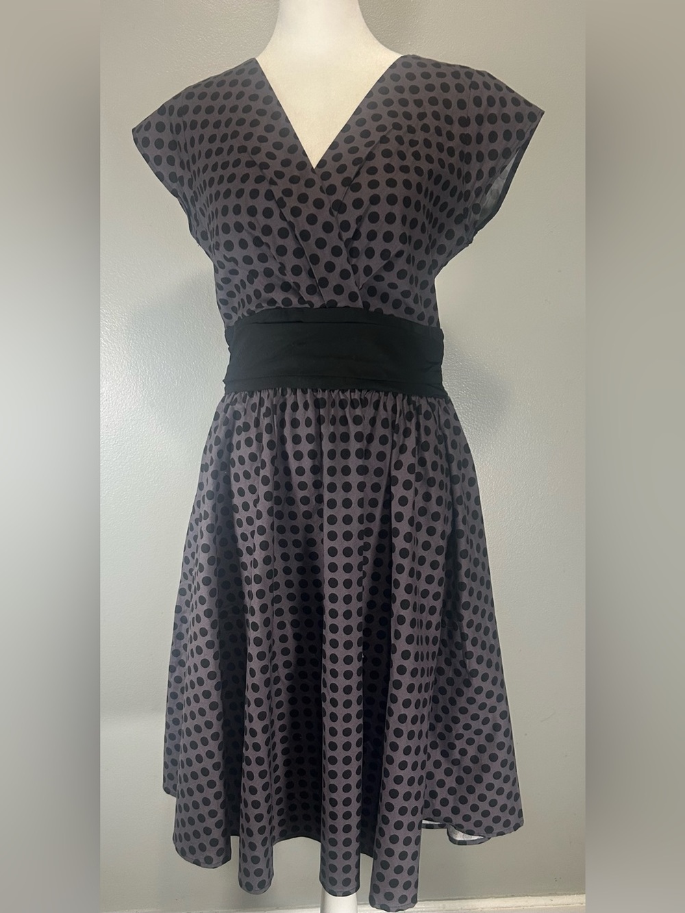 Filter Polka Dot V-Neck Fit-and-Flare Dress Swing Pin-Up Gray Black retro M